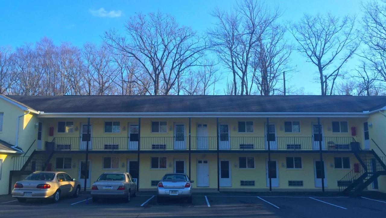 Country Place Inn And Suites White Haven Bagian luar foto