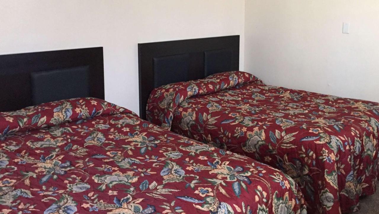 Country Place Inn And Suites White Haven Bagian luar foto