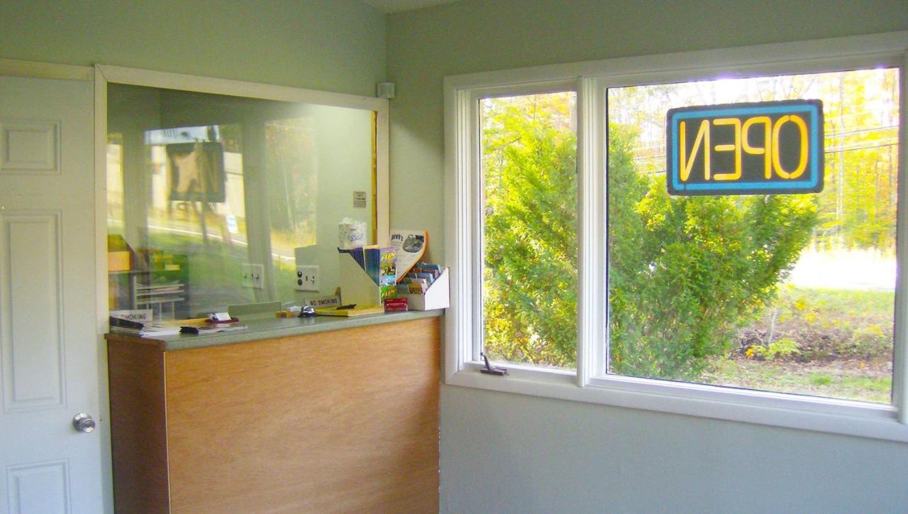 Country Place Inn And Suites White Haven Bagian luar foto
