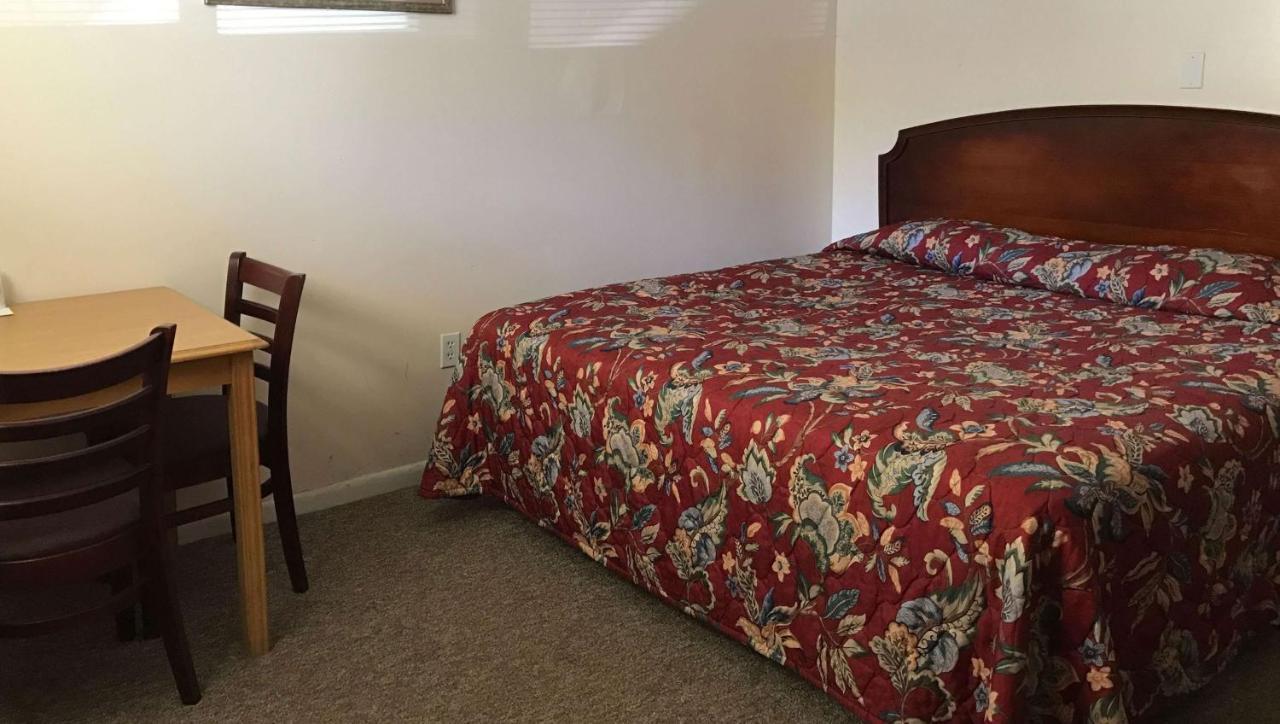 Country Place Inn And Suites White Haven Bagian luar foto