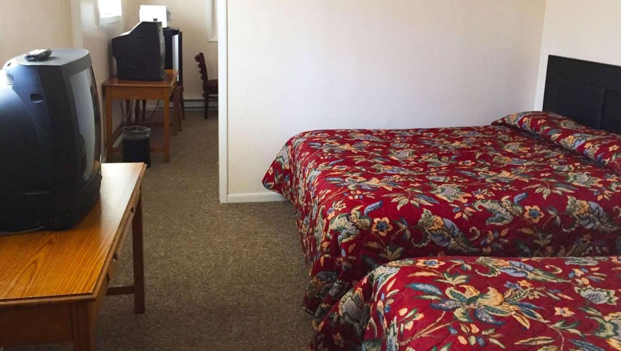 Country Place Inn And Suites White Haven Bagian luar foto