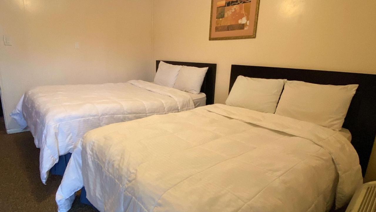 Country Place Inn And Suites White Haven Bagian luar foto