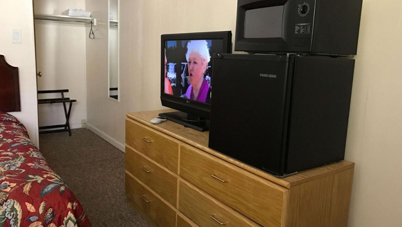 Country Place Inn And Suites White Haven Bagian luar foto