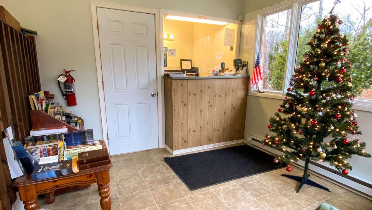 Country Place Inn And Suites White Haven Bagian luar foto