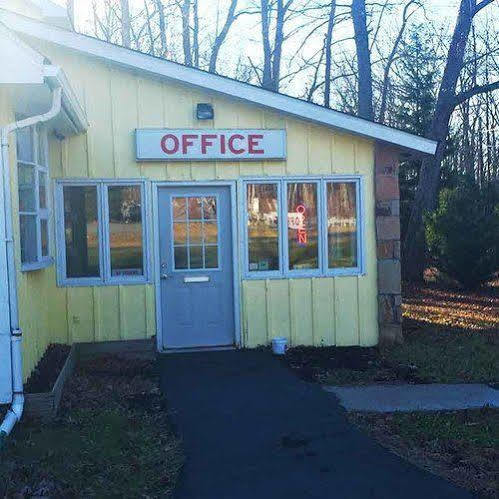 Country Place Inn And Suites White Haven Bagian luar foto