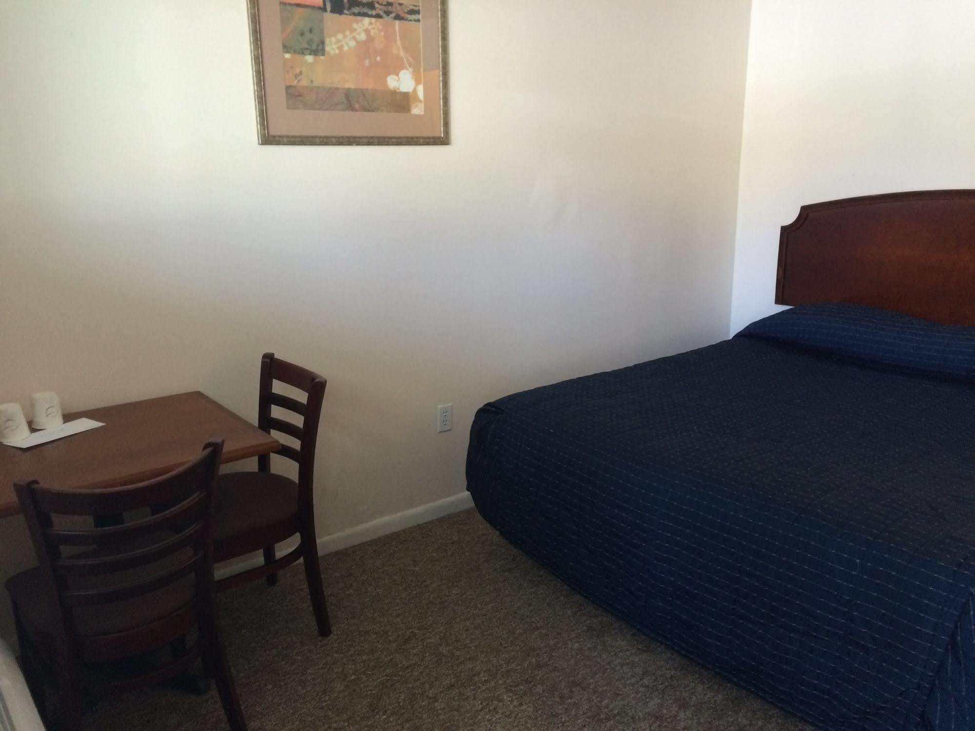 Country Place Inn And Suites White Haven Bagian luar foto