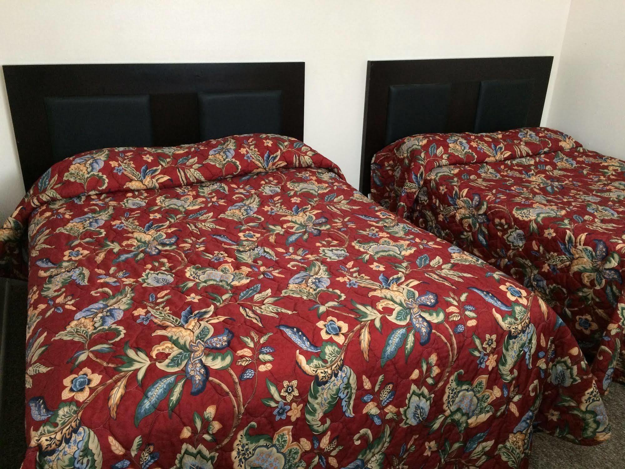 Country Place Inn And Suites White Haven Bagian luar foto