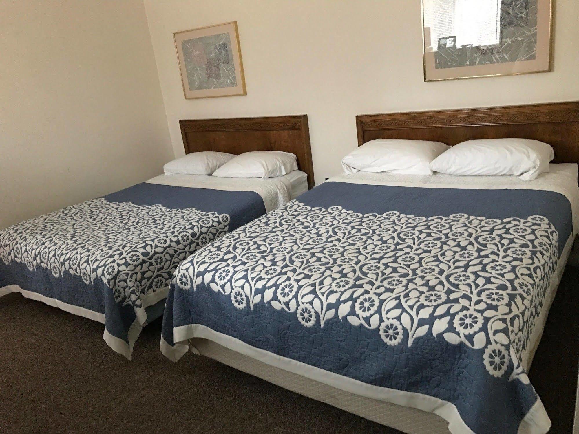 Country Place Inn And Suites White Haven Bagian luar foto