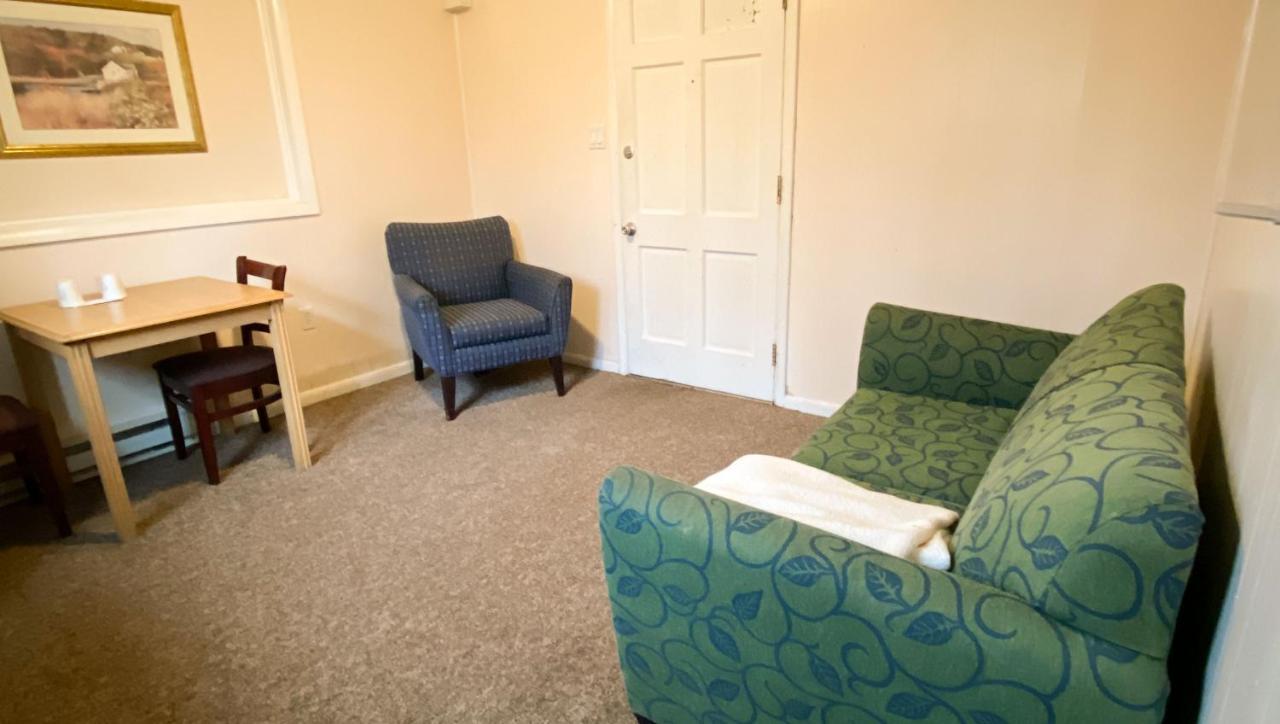 Country Place Inn And Suites White Haven Bagian luar foto